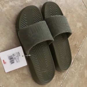 Women’s Puma Popcat Olive Slide Slippers Sz US 7.5
